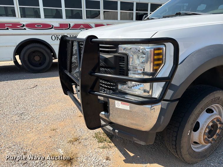 image for item EW8963 2019 Ford F550 truck cab and chassis