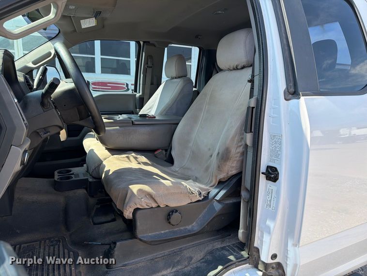 image for item EW8963 2019 Ford F550 truck cab and chassis