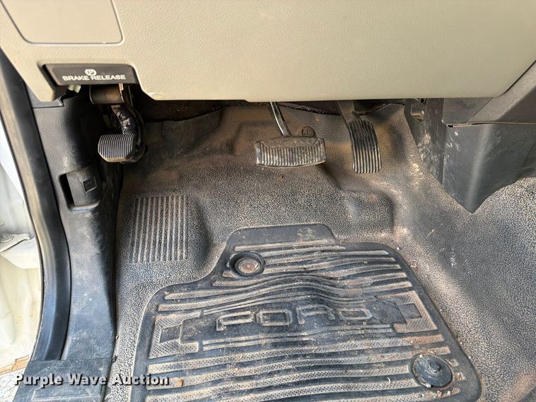image for item EW8963 2019 Ford F550 truck cab and chassis