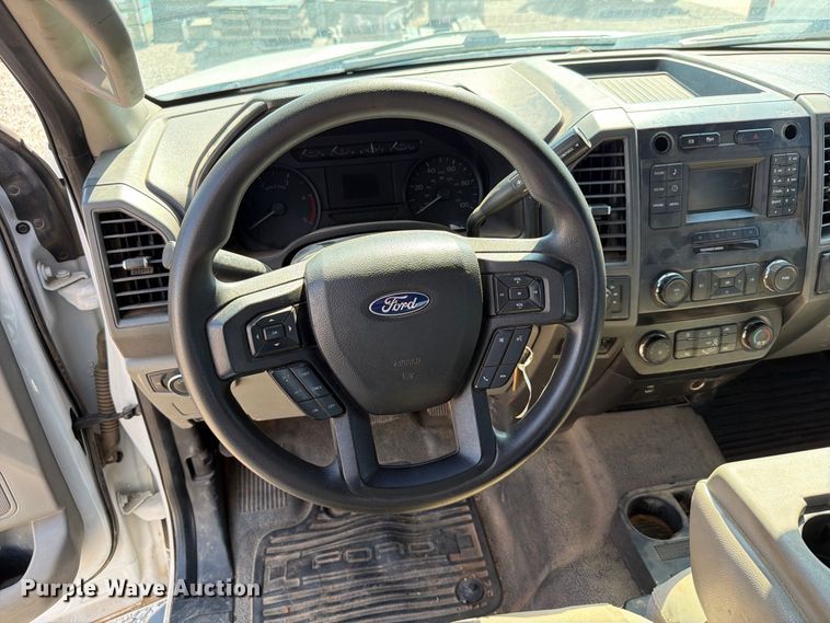 image for item EW8963 2019 Ford F550 truck cab and chassis