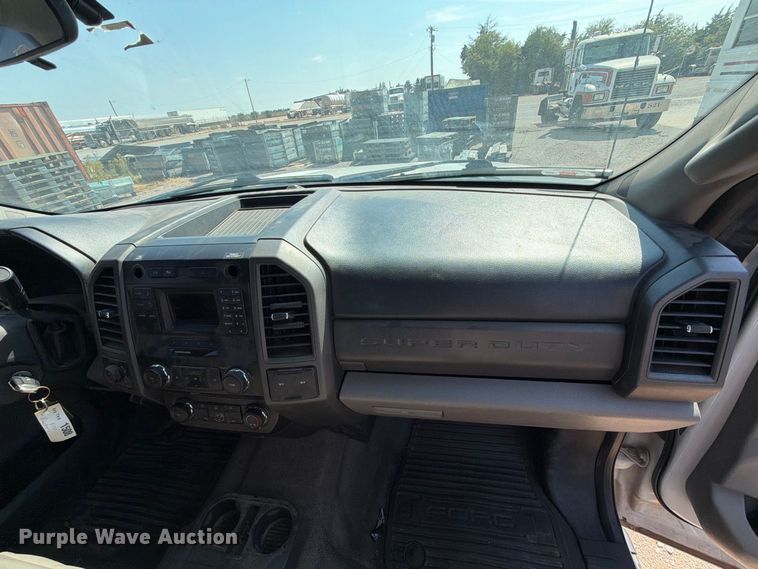 image for item EW8963 2019 Ford F550 truck cab and chassis
