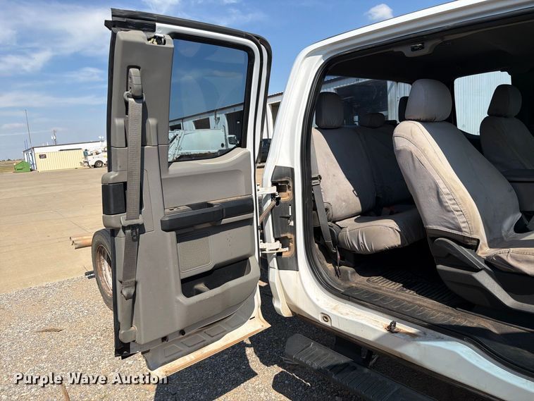image for item EW8963 2019 Ford F550 truck cab and chassis