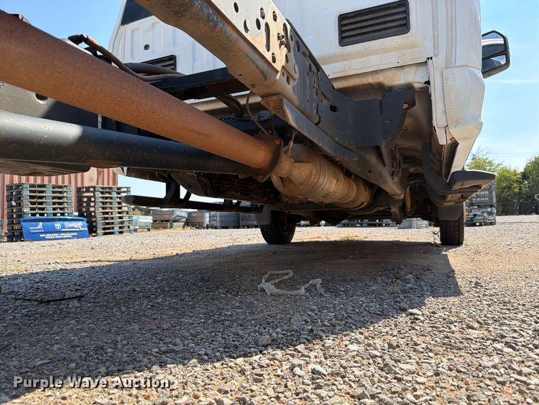 image for item EW8963 2019 Ford F550 truck cab and chassis