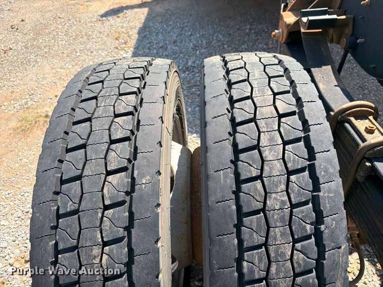 image for item EW8963 2019 Ford F550 truck cab and chassis