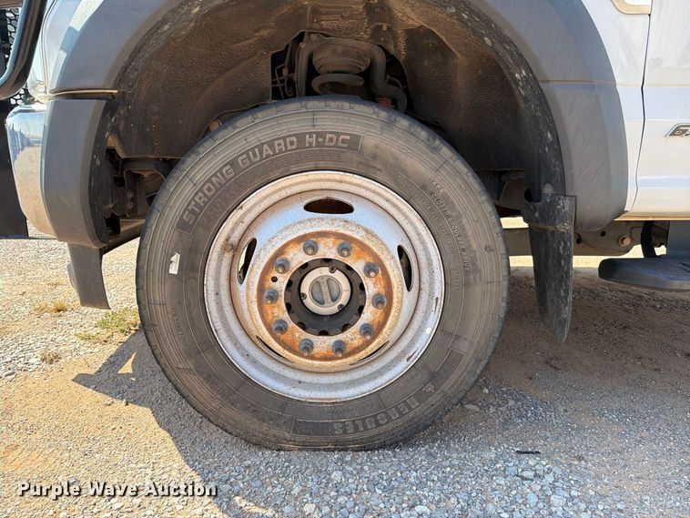 image for item EW8963 2019 Ford F550 truck cab and chassis