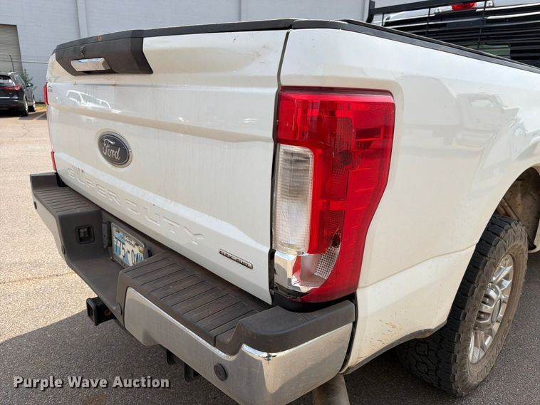image for item EX0561 2019 Ford F250 Super Duty Ext. Cab pickup truck