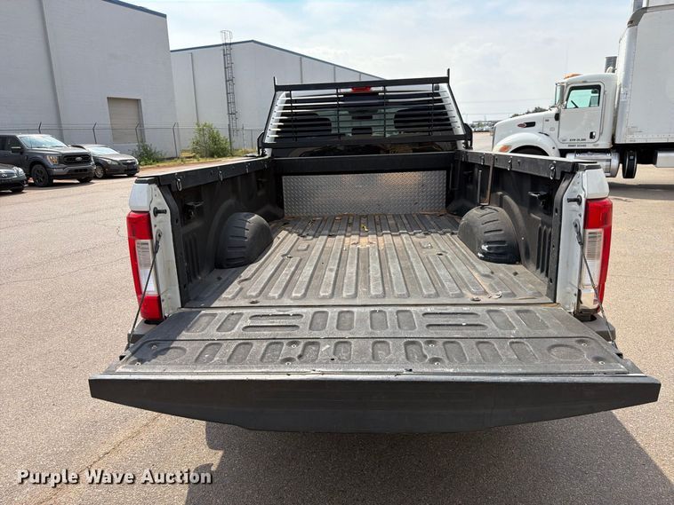 image for item EX0561 2019 Ford F250 Super Duty Ext. Cab pickup truck