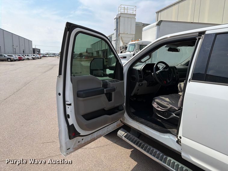 image for item EX0561 2019 Ford F250 Super Duty Ext. Cab pickup truck