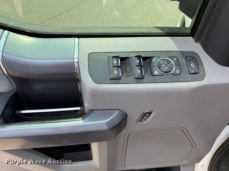 image for item EX0561 2019 Ford F250 Super Duty Ext. Cab pickup truck