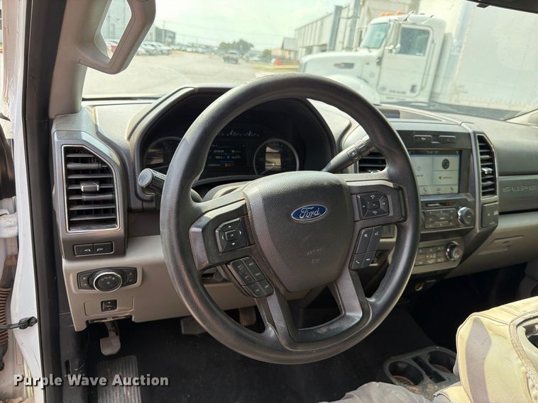 image for item EX0561 2019 Ford F250 Super Duty Ext. Cab pickup truck