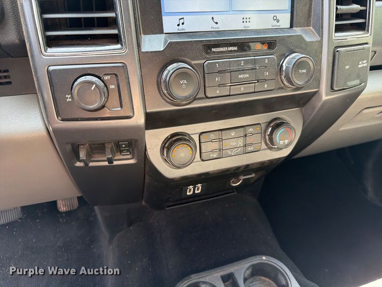 image for item EX0561 2019 Ford F250 Super Duty Ext. Cab pickup truck