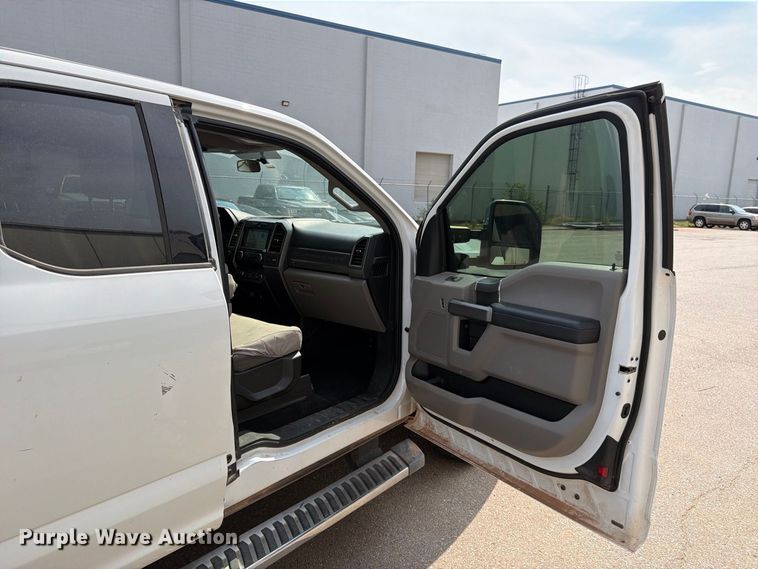 image for item EX0561 2019 Ford F250 Super Duty Ext. Cab pickup truck