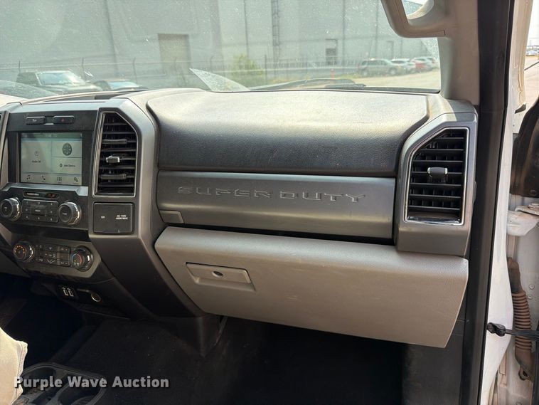 image for item EX0561 2019 Ford F250 Super Duty Ext. Cab pickup truck