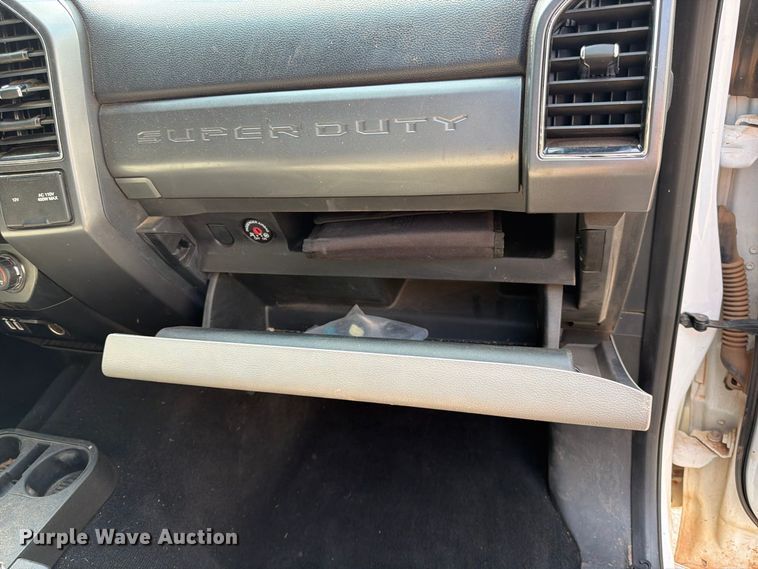 image for item EX0561 2019 Ford F250 Super Duty Ext. Cab pickup truck