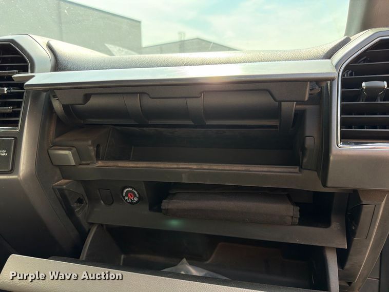 image for item EX0561 2019 Ford F250 Super Duty Ext. Cab pickup truck