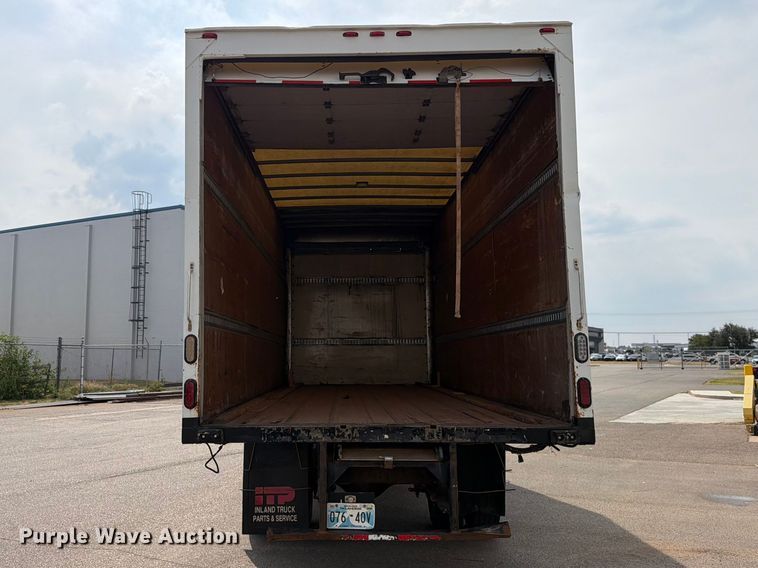 image for item EX0562 2016 Peterbilt 330 box truck