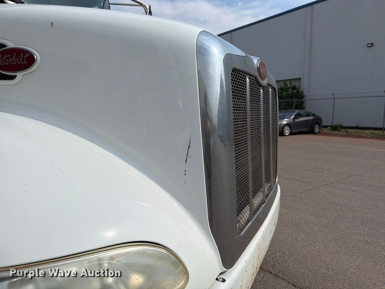 image for item EX0562 2016 Peterbilt 330 box truck