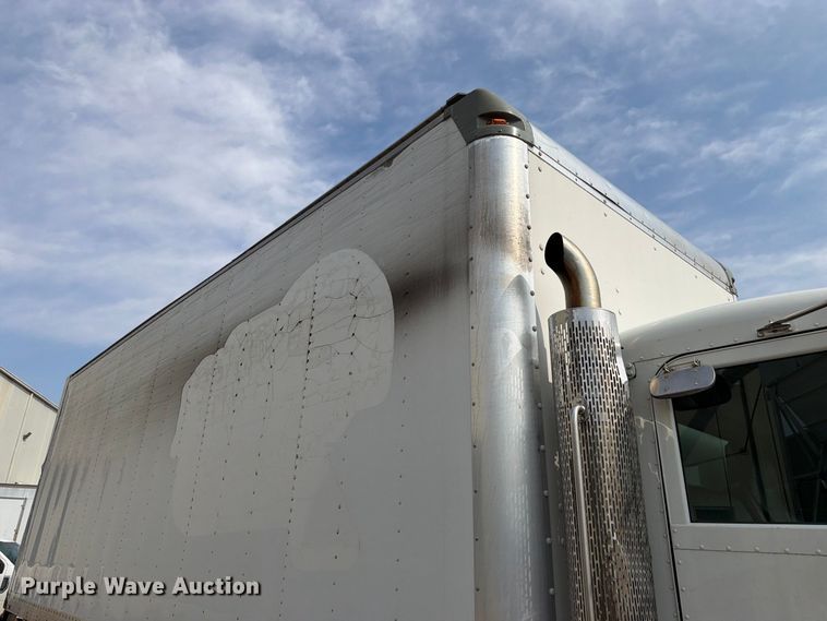 image for item EX0562 2016 Peterbilt 330 box truck