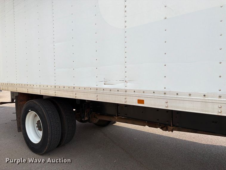 image for item EX0562 2016 Peterbilt 330 box truck