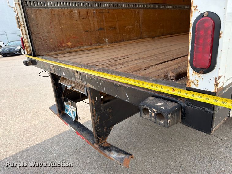 image for item EX0562 2016 Peterbilt 330 box truck