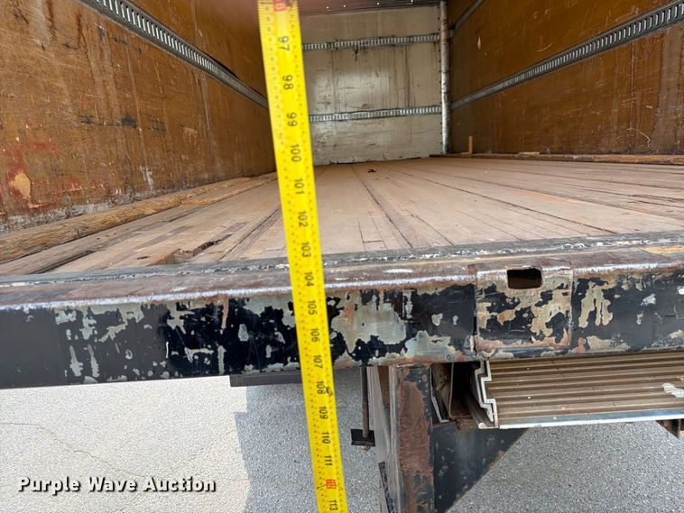 image for item EX0562 2016 Peterbilt 330 box truck