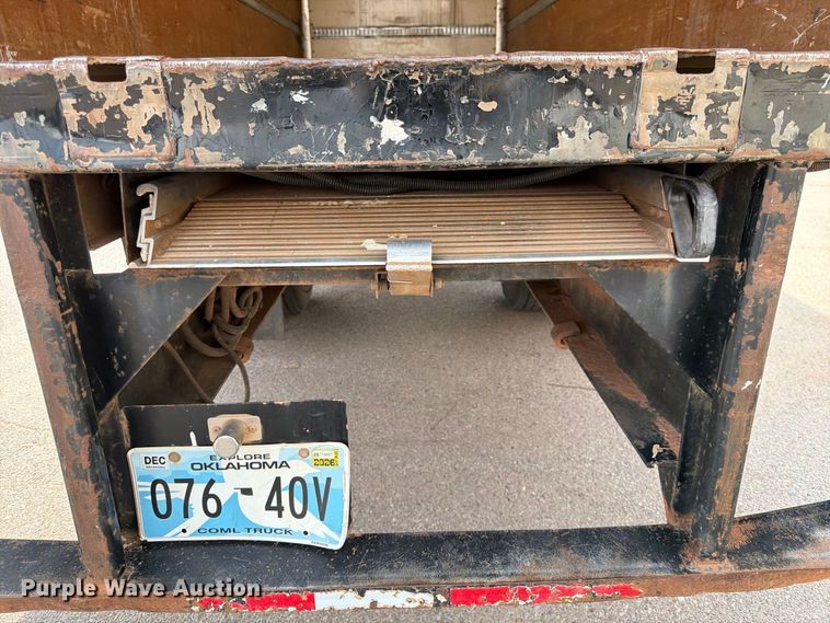image for item EX0562 2016 Peterbilt 330 box truck