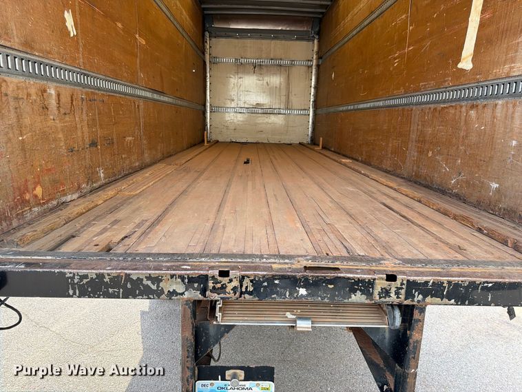 image for item EX0562 2016 Peterbilt 330 box truck