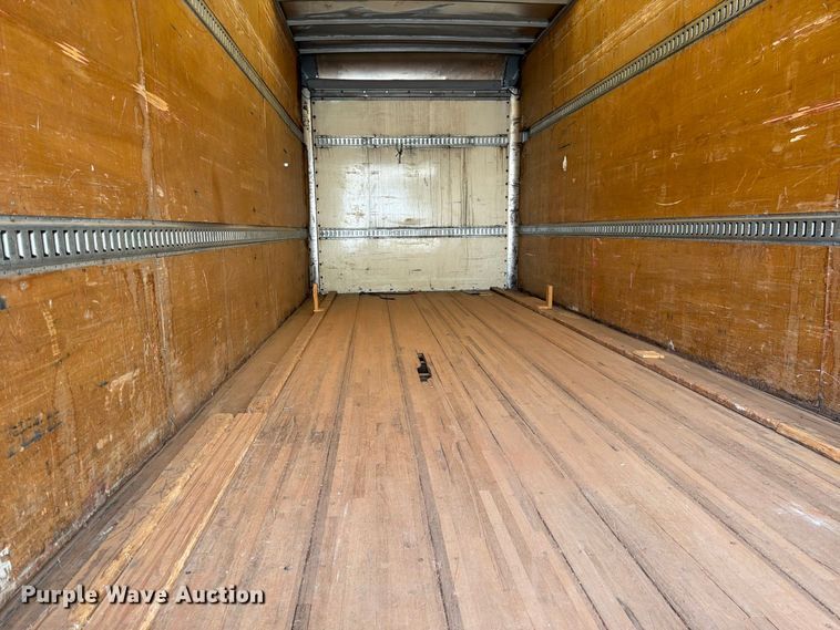 image for item EX0562 2016 Peterbilt 330 box truck