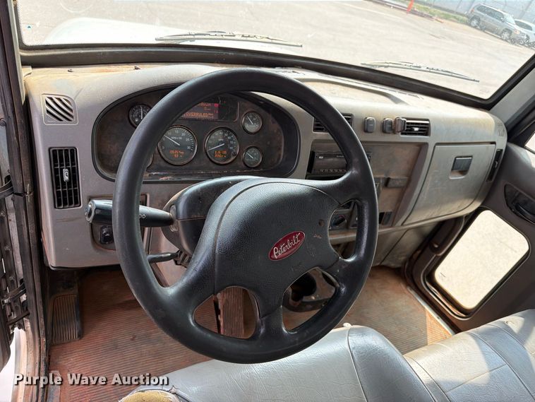 image for item EX0562 2016 Peterbilt 330 box truck