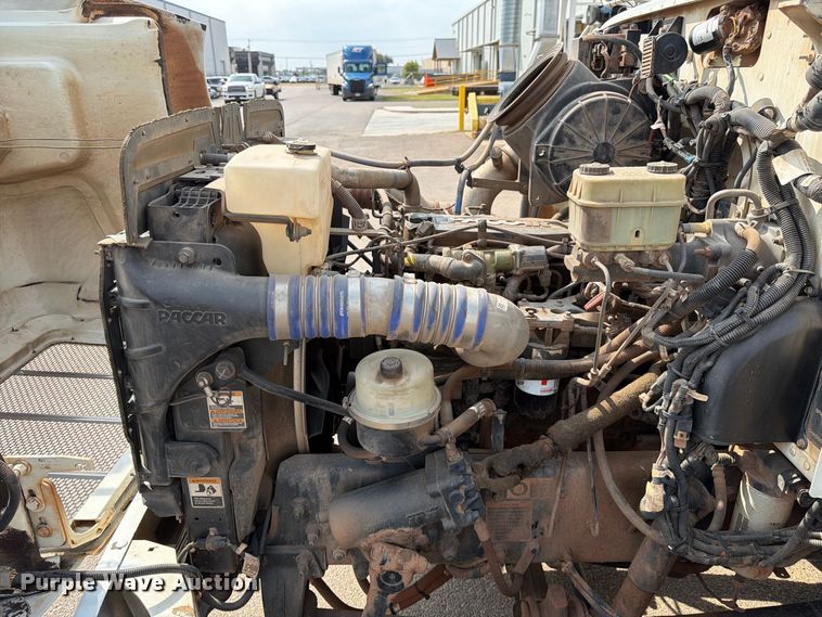 image for item EX0562 2016 Peterbilt 330 box truck