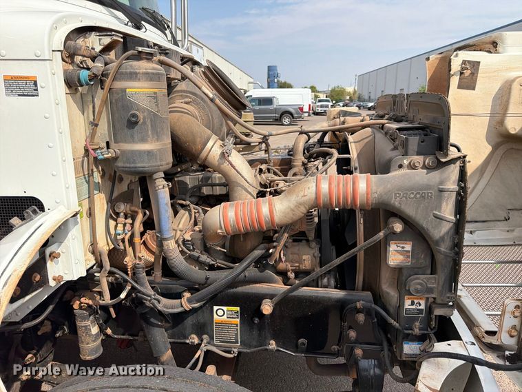 image for item EX0562 2016 Peterbilt 330 box truck