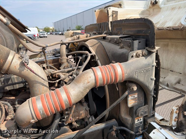 image for item EX0562 2016 Peterbilt 330 box truck