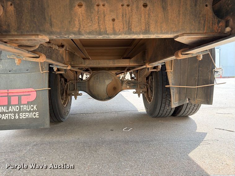 image for item EX0562 2016 Peterbilt 330 box truck