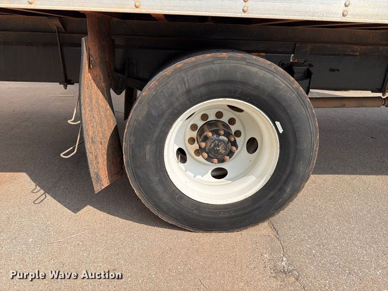 image for item EX0562 2016 Peterbilt 330 box truck