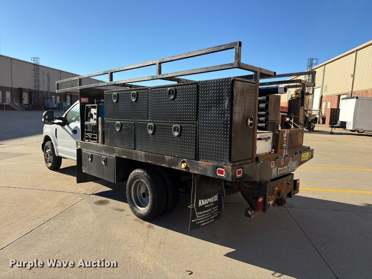 image for item EX1024 2017 Ford F350 Super Duty flatbed pickup truck