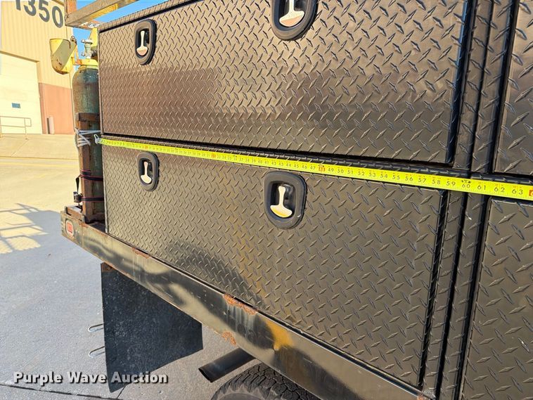 image for item EX1024 2017 Ford F350 Super Duty flatbed pickup truck