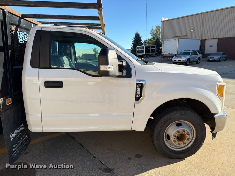 image for item EX1024 2017 Ford F350 Super Duty flatbed pickup truck