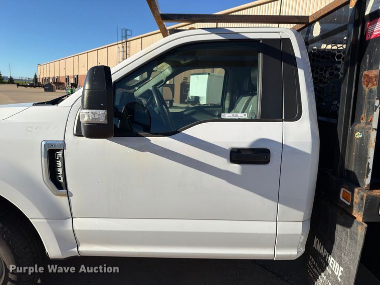 image for item EX1024 2017 Ford F350 Super Duty flatbed pickup truck