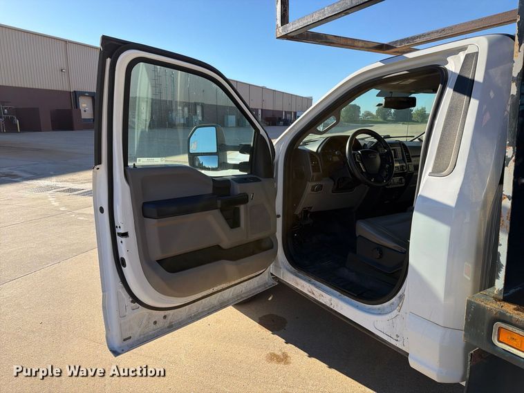 image for item EX1024 2017 Ford F350 Super Duty flatbed pickup truck