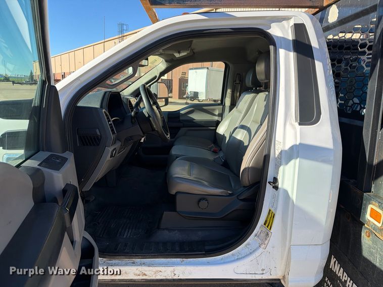 image for item EX1024 2017 Ford F350 Super Duty flatbed pickup truck