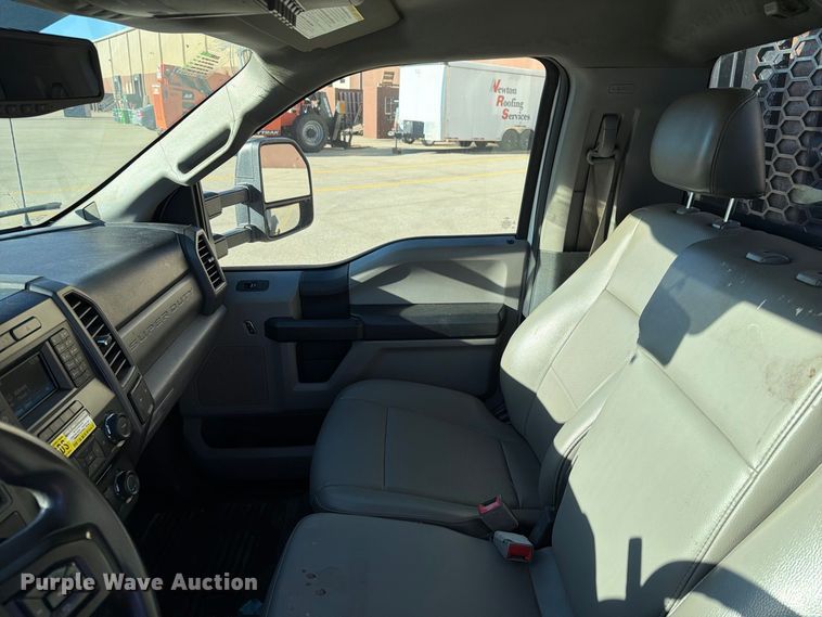 image for item EX1024 2017 Ford F350 Super Duty flatbed pickup truck