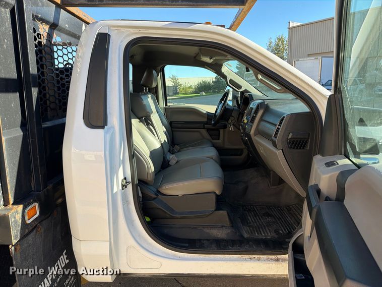 image for item EX1024 2017 Ford F350 Super Duty flatbed pickup truck