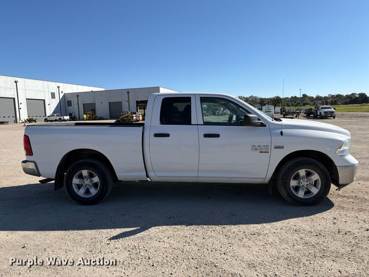 image for item EX1033 2019 RAM 1500 Crew Cab pickup truck