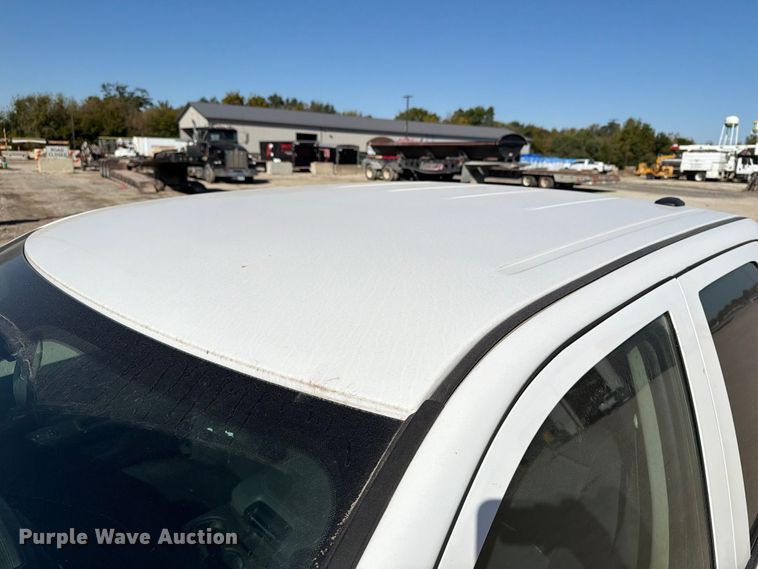 image for item EX1033 2019 RAM 1500 Crew Cab pickup truck