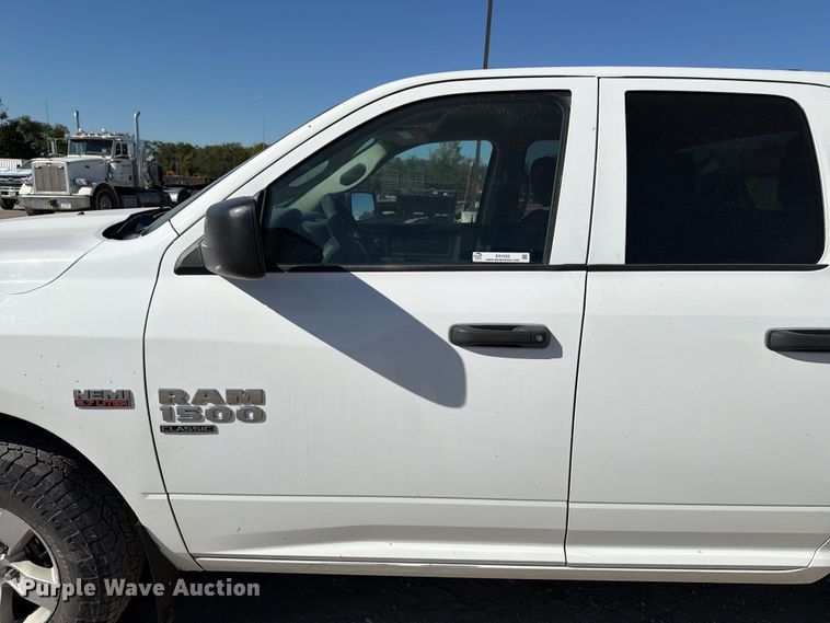 image for item EX1033 2019 RAM 1500 Crew Cab pickup truck