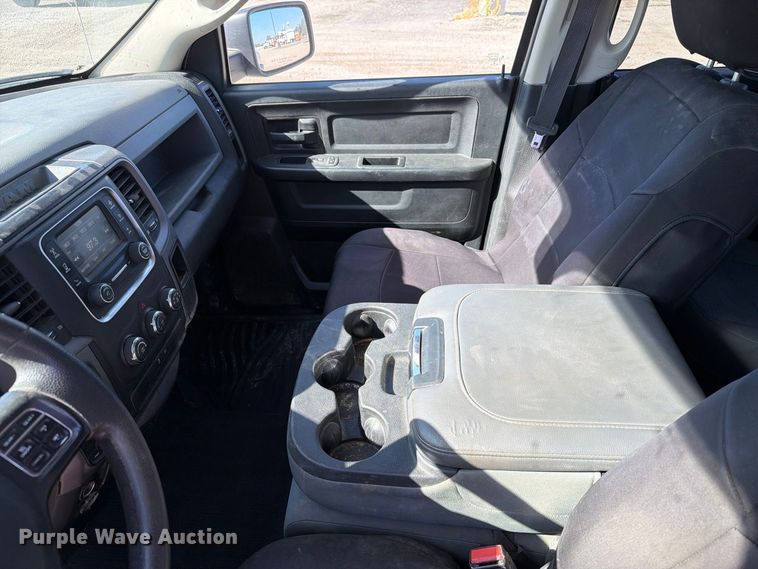 image for item EX1033 2019 RAM 1500 Crew Cab pickup truck