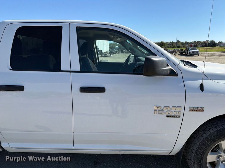 image for item EX1033 2019 RAM 1500 Crew Cab pickup truck