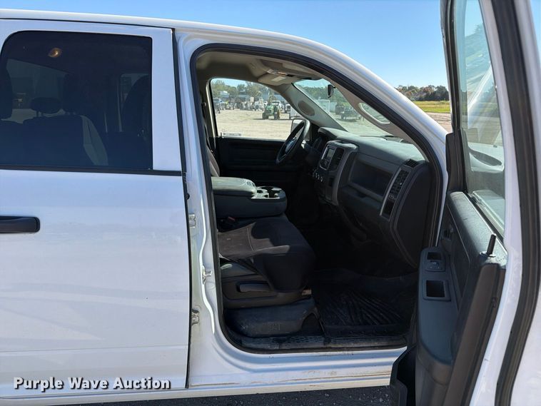 image for item EX1033 2019 RAM 1500 Crew Cab pickup truck