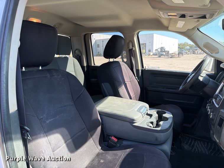 image for item EX1033 2019 RAM 1500 Crew Cab pickup truck