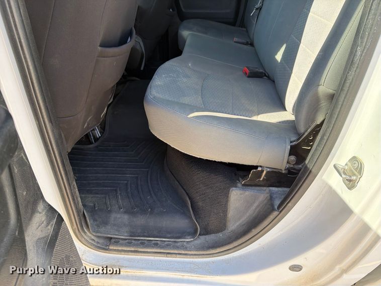 image for item EX1033 2019 RAM 1500 Crew Cab pickup truck